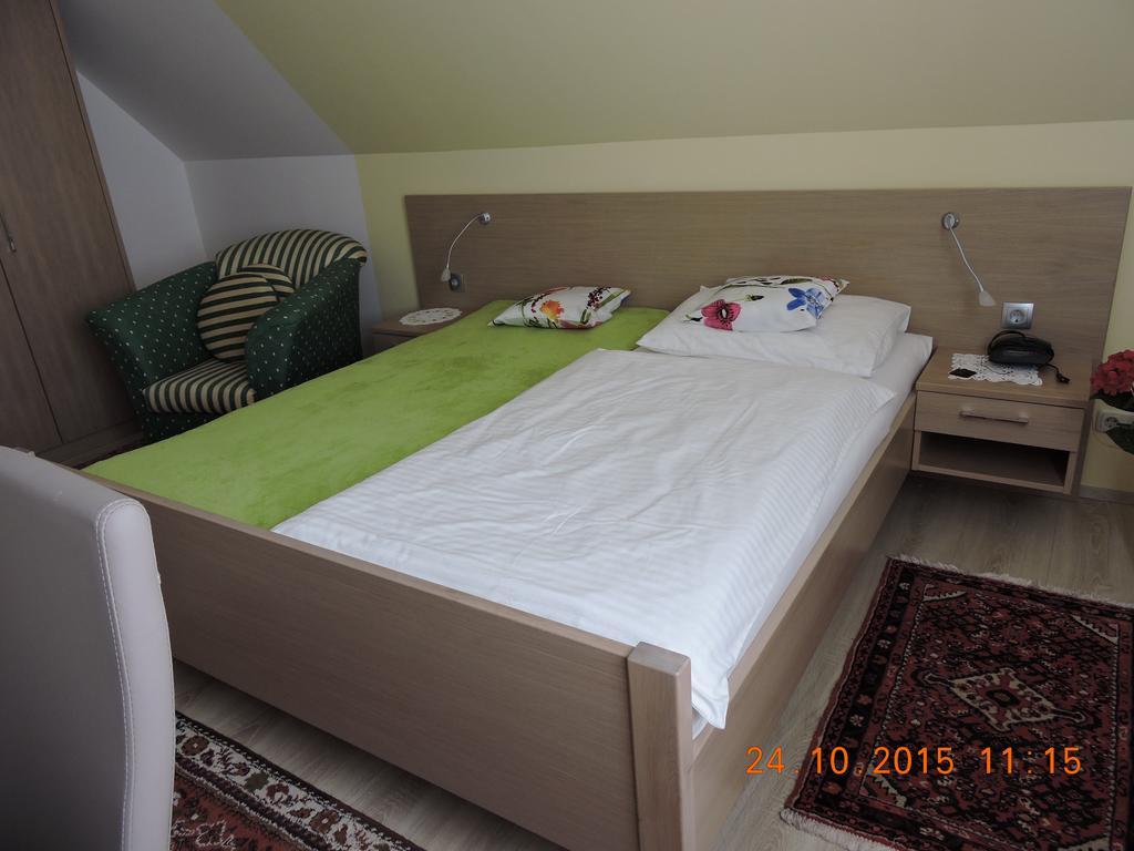 Gaestehaus Haagen Bad Waltersdorf Bilik gambar
